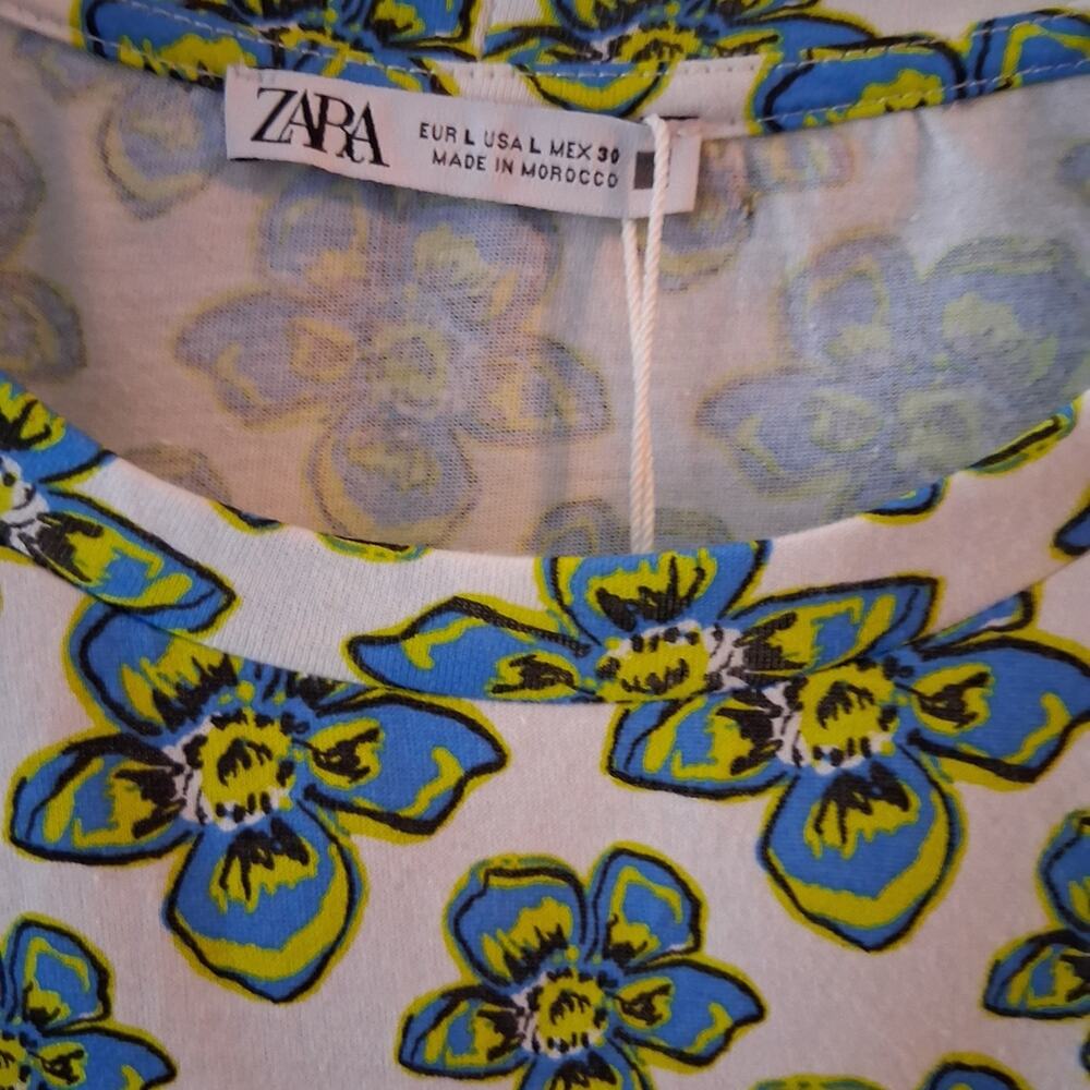 Zara White Floral Tee with Blue & Green Blooms - Picture 3 of 5